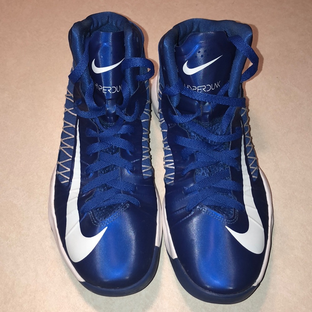 Nike HyperDunk Basketball Shoes. Size 8.5. Blue.
